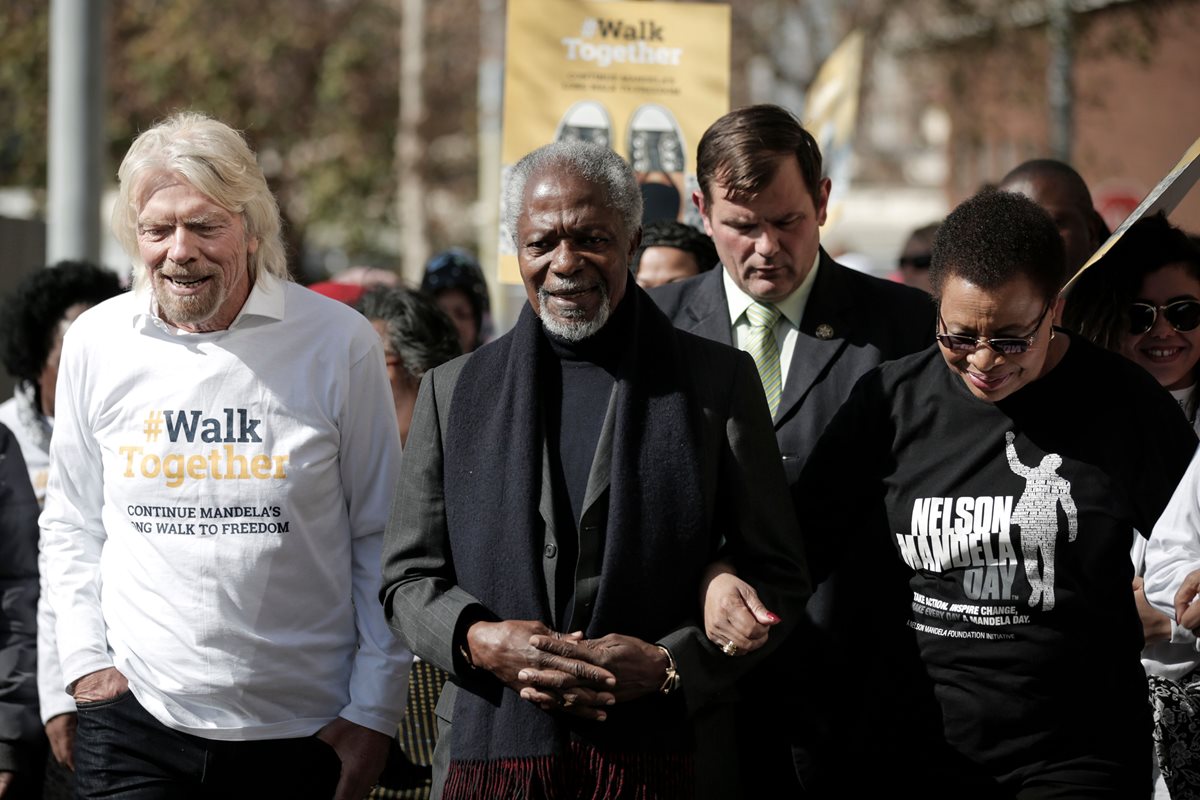 Annan participa en el movimiento “Los ancianos caminan juntos”  para celebrar el centésimo aniversario de Nelson Mandela en Johannesburgo, el 8 de julio de 2018.