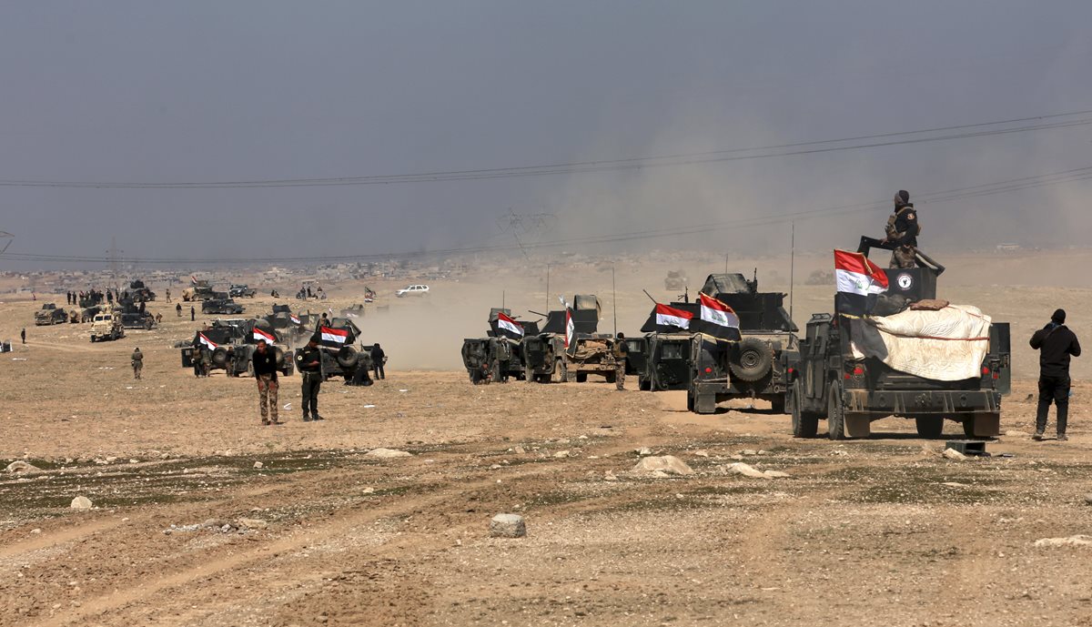 Las fuerzas especiales iraquíes avanzan hacia el lado occidental de Mosul, Irak.(Foto Prensa Libre:AP).