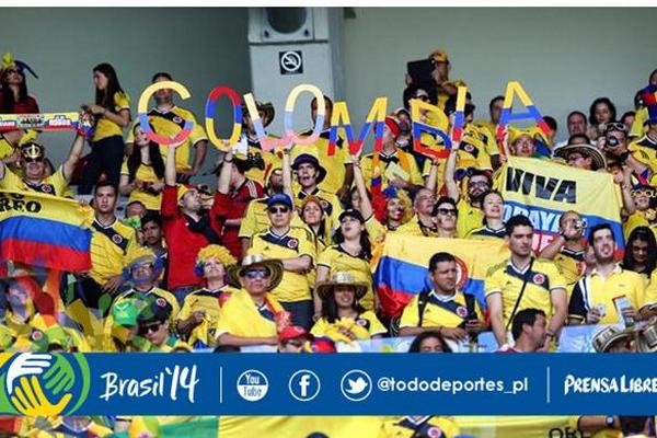 La afición colombiana que abarrotó el estadio Mineirao. (Foto Prensa Libre: EFE)