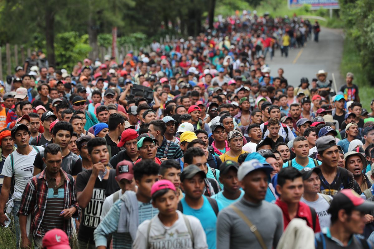 Guatemalteca da a luz en México durante caravana migrante que va a EE. UU.