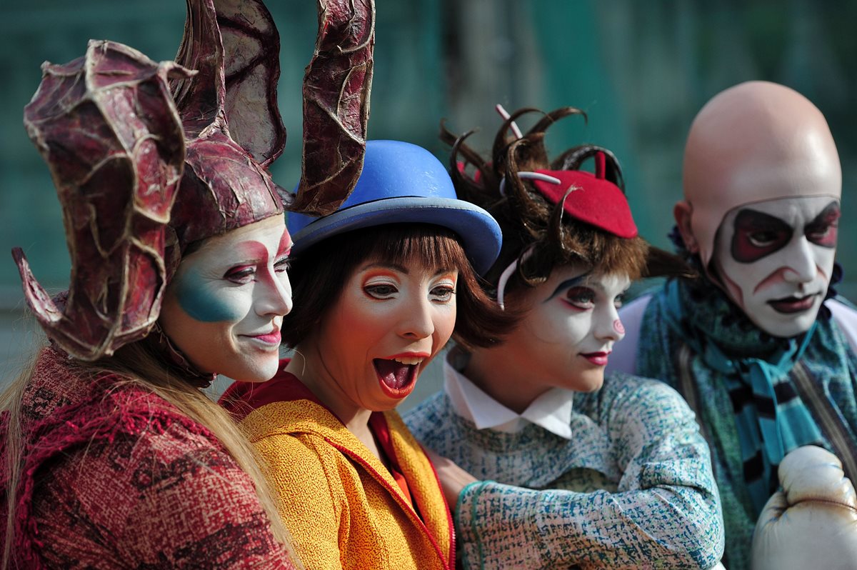 Artistas de la compañía Cirque du Soleil han alegrado a miles. (Foto Prensa Libre: AFP)