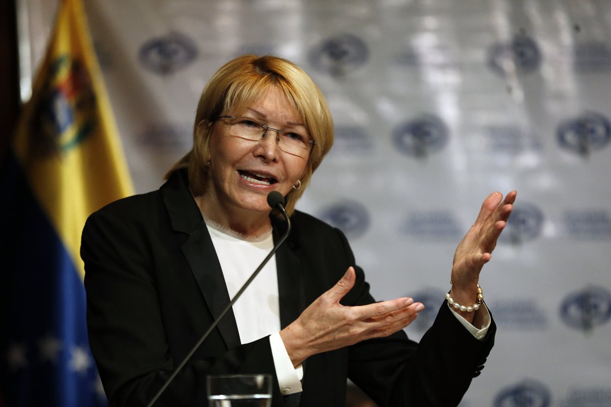 Luisa Ortega Diaz,fiscal general de Venezuela participa en una conferencia de prensa en Caracas.(Foto Prensa Libre: AFP).