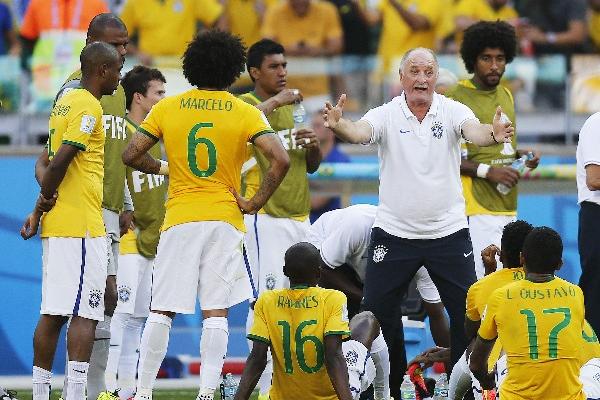 Brasil y Chile se jugaron el pase a cuartos de final. (Foto Prensa Libre: AFP)