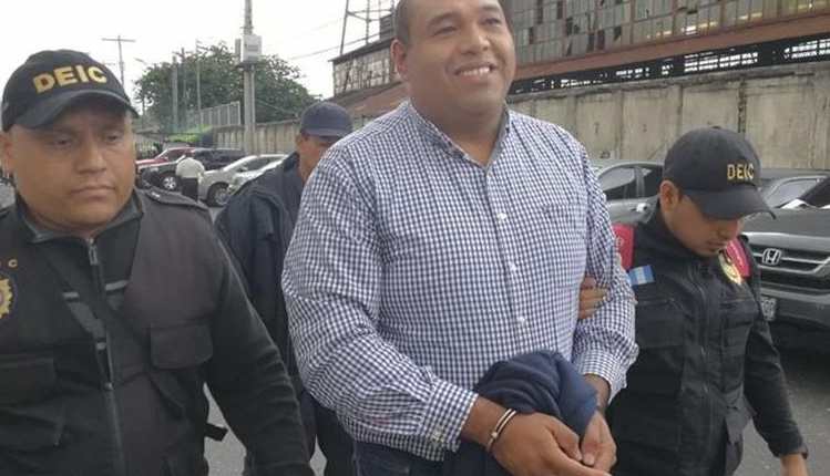 Benjamín Estrada, exabogado de Marixa Lemus, alias la Patrona, es sindicado de haber contribuido en su fuga de Mariscal Zavala. (Foto HemerotecaPL)