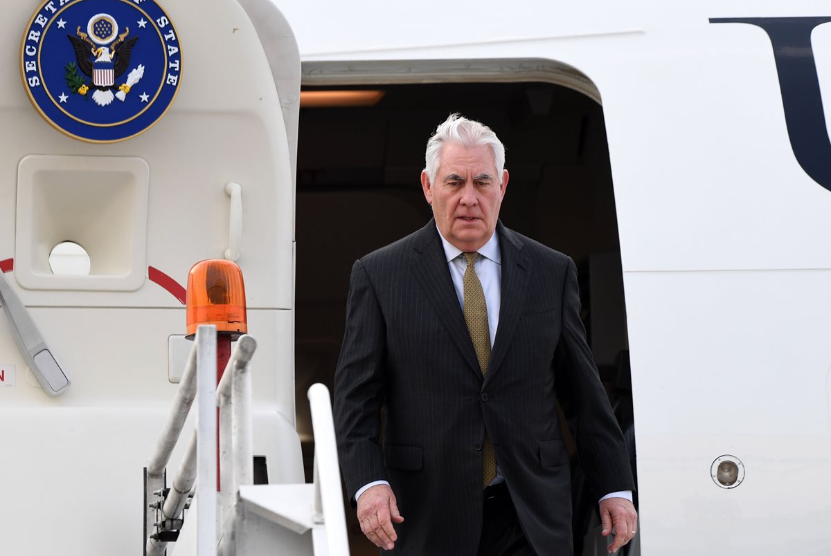 Rex Tillerson, secretario de Estado de Estados Unidos, empezó en México una gira por América Latina. (Foto Prensa Libre: AFP)