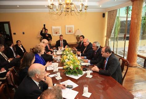Los SIETE congresistas estadounidenses se reúnen con el presidente Otto Pérez, el canciller Fernando Carrera y el embajador en EE. UU., Julio Ligorría.
