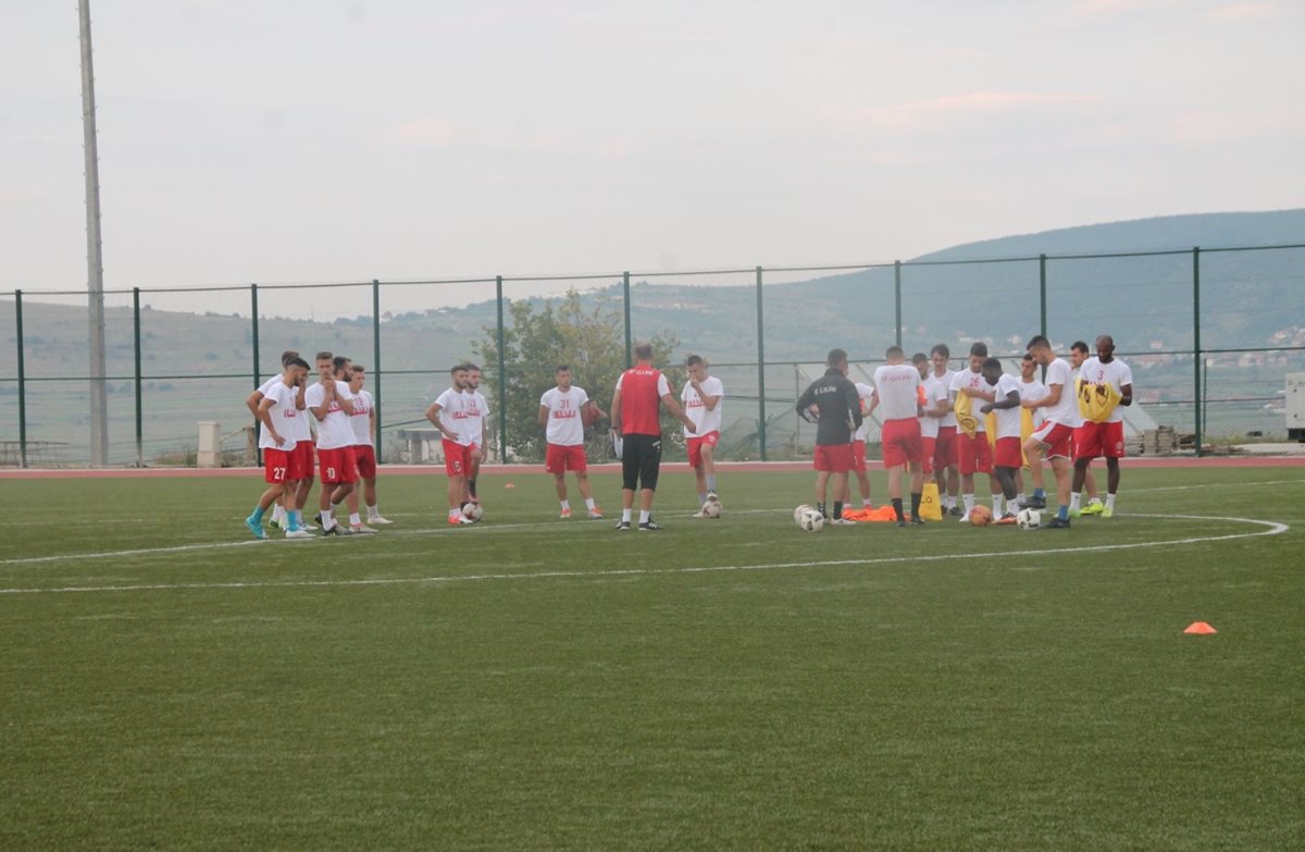 El SC Gjilani terminó en octavo lugar en la temporada 2017-2018 del futbol de Kosovo. (Foto Prensa Libre: Facebook SC Gjilani)