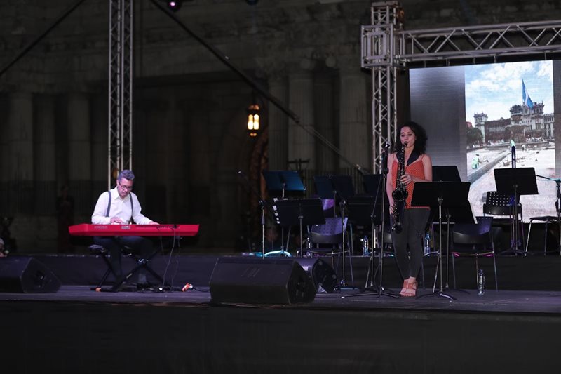 El grupo Imox Jazz se presentó en la inauguración del Festival del Centro Histórico (Foto Prensa Libre: Juan Diego González).
