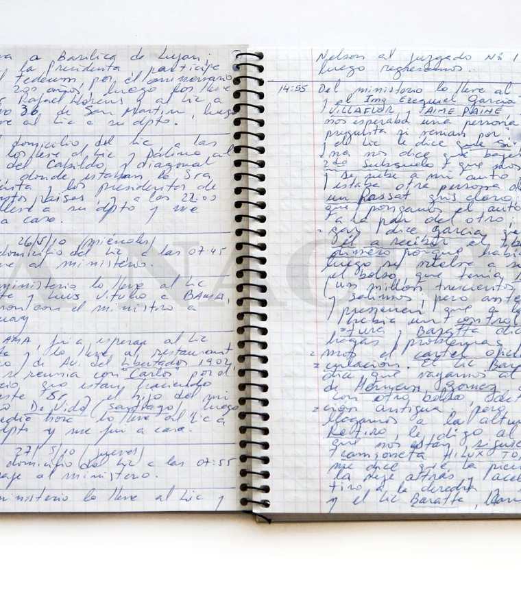 Los cuadernos de Oscar Centeno, chofer del ministerio de Planificación. Durante diez años tomó apuntes en cuadernos que describen actos de sobornos. (AFP).