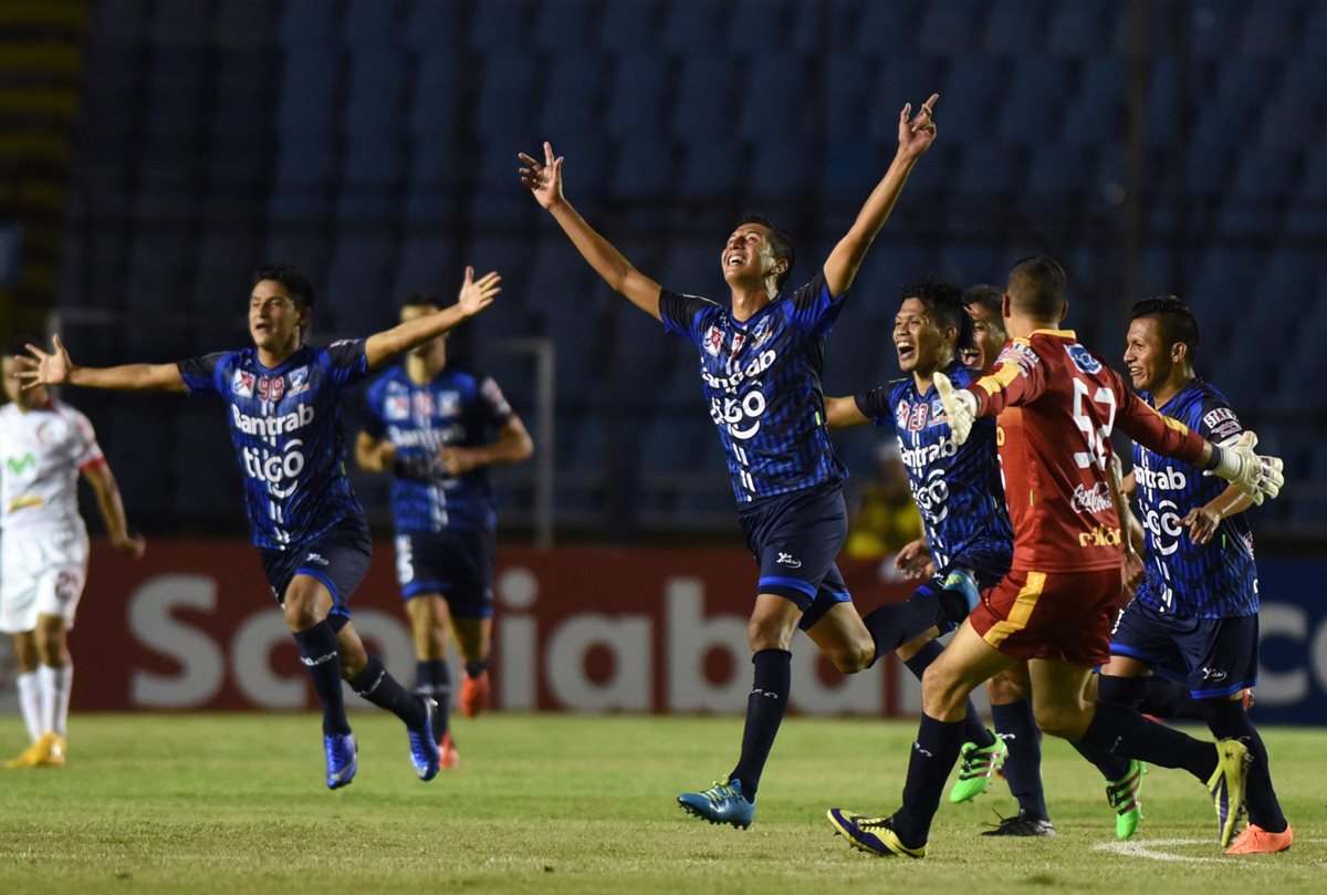 La Fifa puso fecha límite al futbol guatemalteco. (Foto Prensa Libre: Hemeroteca PL)