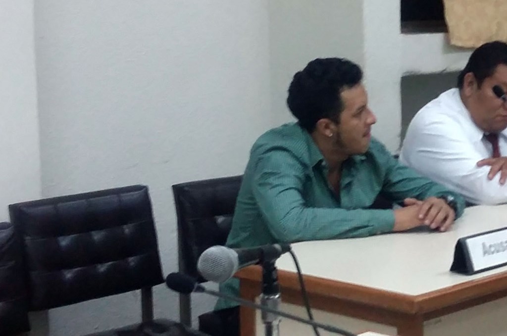 Hilbert Alonzo Hernández escucha le sentencia en su contra que emitió el Tribunal de Sentencia de Jalapa. (Foto Prensa Libre: Hugo Oliva).