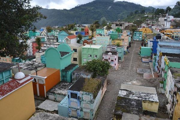 Cementerio General de Sololá, donde se espera la visita de cientos de personas este 1 y 2 de noviembre próximos. (Foto Prensa Libre: Édgar Sáenz) <br _mce_bogus="1"/>