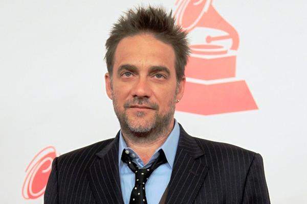 Vicentico, integrante de la banda argentina Los Fabulosos Cadillacs, en un tributo a Shakira en Las Vegas (Foto Prensa Libre)