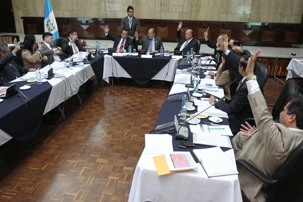 La Comisión Postuladora de Fiscal General en reunión en el Organismo Judicial. (Foto Prensa Libre)