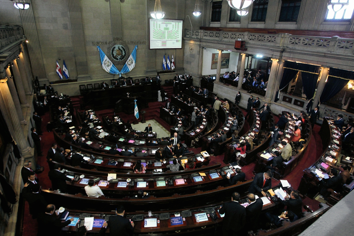 Dos diputados presentaron su renuncia a los bloques UNE y PP y se declaraon independientes. (Foto Prensa Libre: Hemeroteca PL).