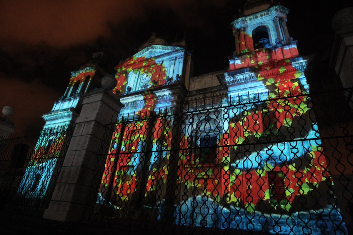 El año pasado se proyectaron diversas imágenes tridimensionales en la Catedral Metropolitana en el Festival Navideño Paseo de la Sexta. (Foto Prensa Libre: Hemeroteca PL)
