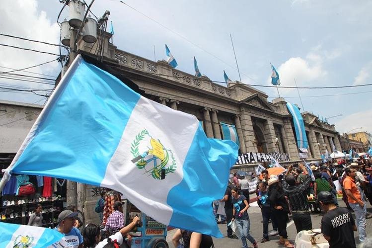 Guatemaltecos saldrán a manifestar este 20 de septiembre contra la corrupción. (Foto Prensa Libre: Érick Ávila)