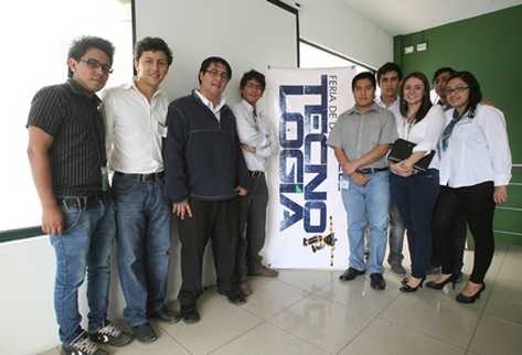 El equipo de IEEE Guatemala, durante la presentación (Foto Prensa Libre: BILLY QUIJADA).