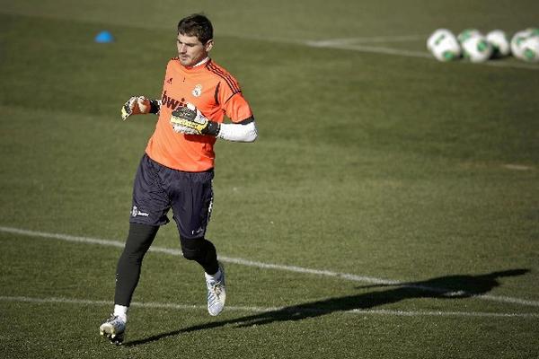 Iker Casillas se plantea dejar la práctica del fútbol profesional en cuatro o cinco años. (Foto Prensa Libre: EFE)