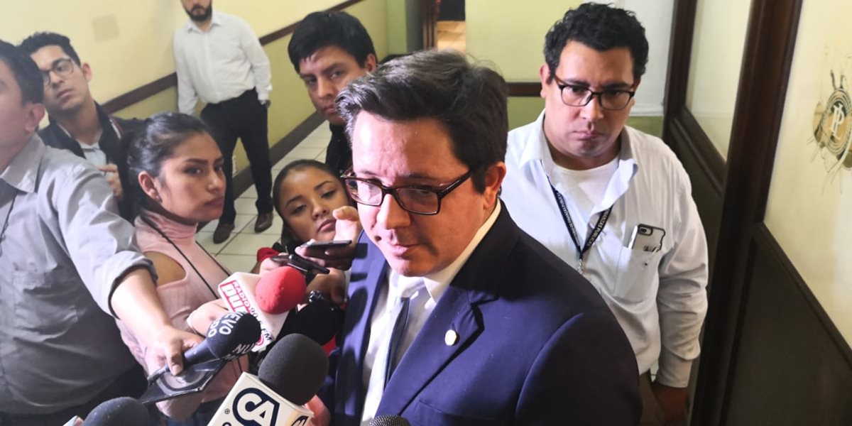 El ministro de Finanzas Julio Héctor Estrada señaló que el Ejecutivo no ha hecho más compras por estado de Calamidad. (Foto Prensa Libre: Carlos Álvarez)