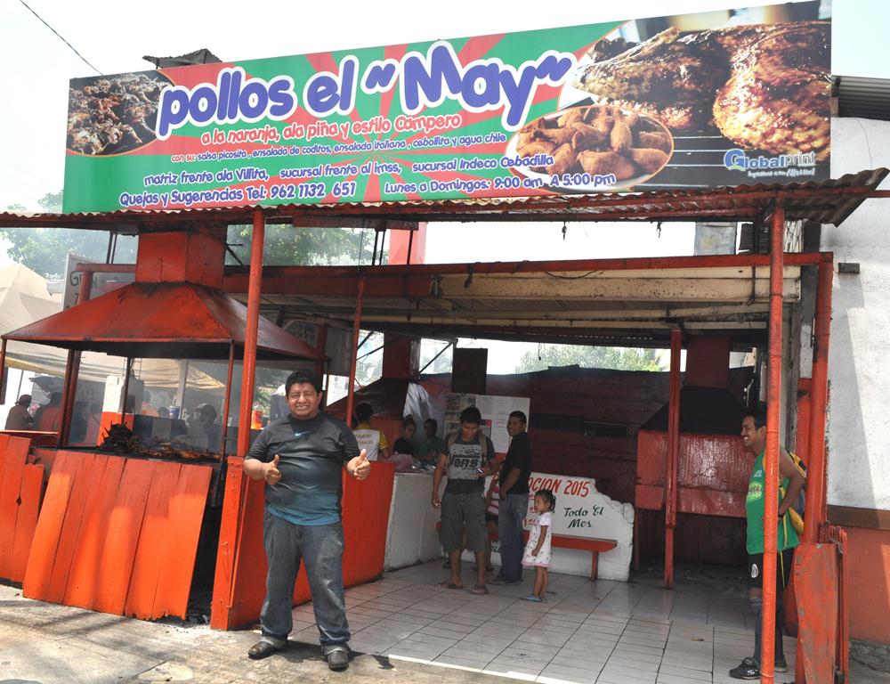 Pollo Loco de su amigo May funciona desde hace 15 años en Tapachula y ya cuenta con tres sucursales. (Foto Prensa Libre: Édgar Girón)