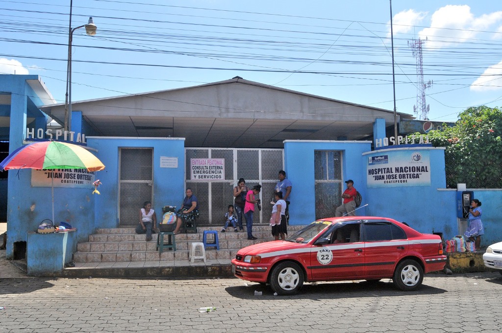 Hospital Regional de Coatepeque, donde estuvo recluido el menor. (Foto Prensa Libre: Alexánder Coyoy).