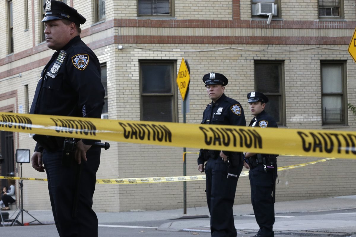 La madre de la niña de seis meses de edad, Tenisha Fearon, de 27 años, estaba en un apartamento del Bronx. (Foto Prensa Libre: AP).