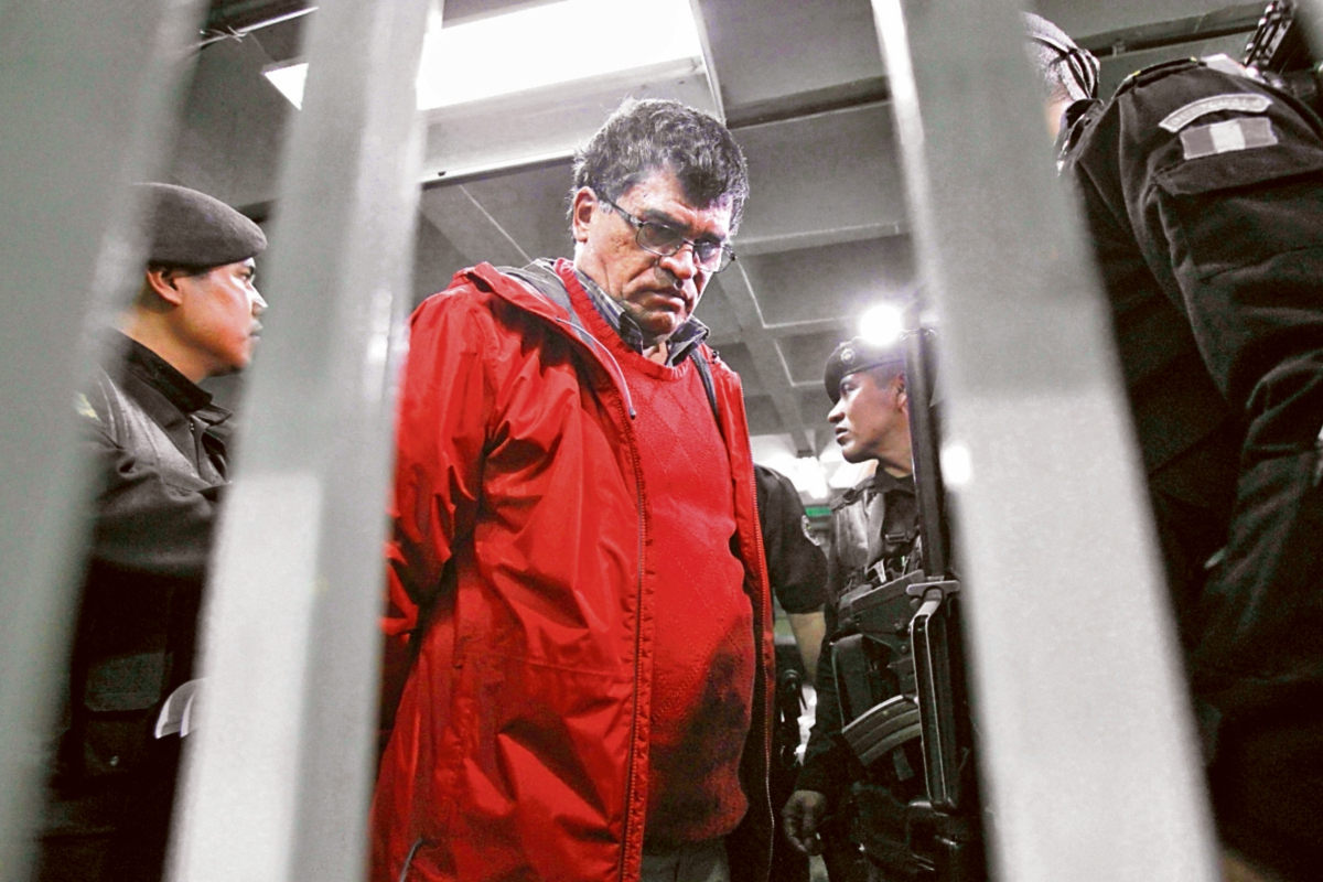 Arnoldo Medrano, alcalde de Chinautla, fue capturado por lavado de dinero. Medrano se encuentra en libertad condicional. (Foto Prensa Libre: Hemeroteca PL)