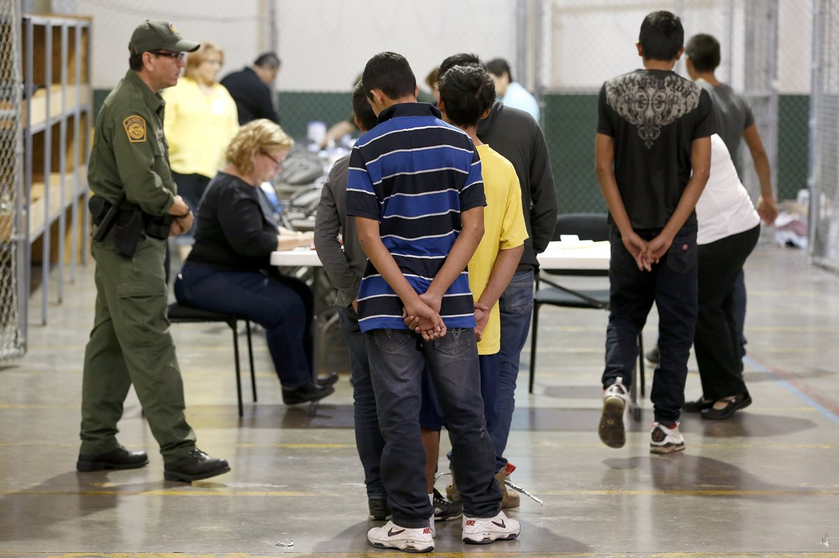 En octubre y noviembre los detenidos fueron 65 mil 562 indocumentados. (Foto Prensa Libre: AP)
