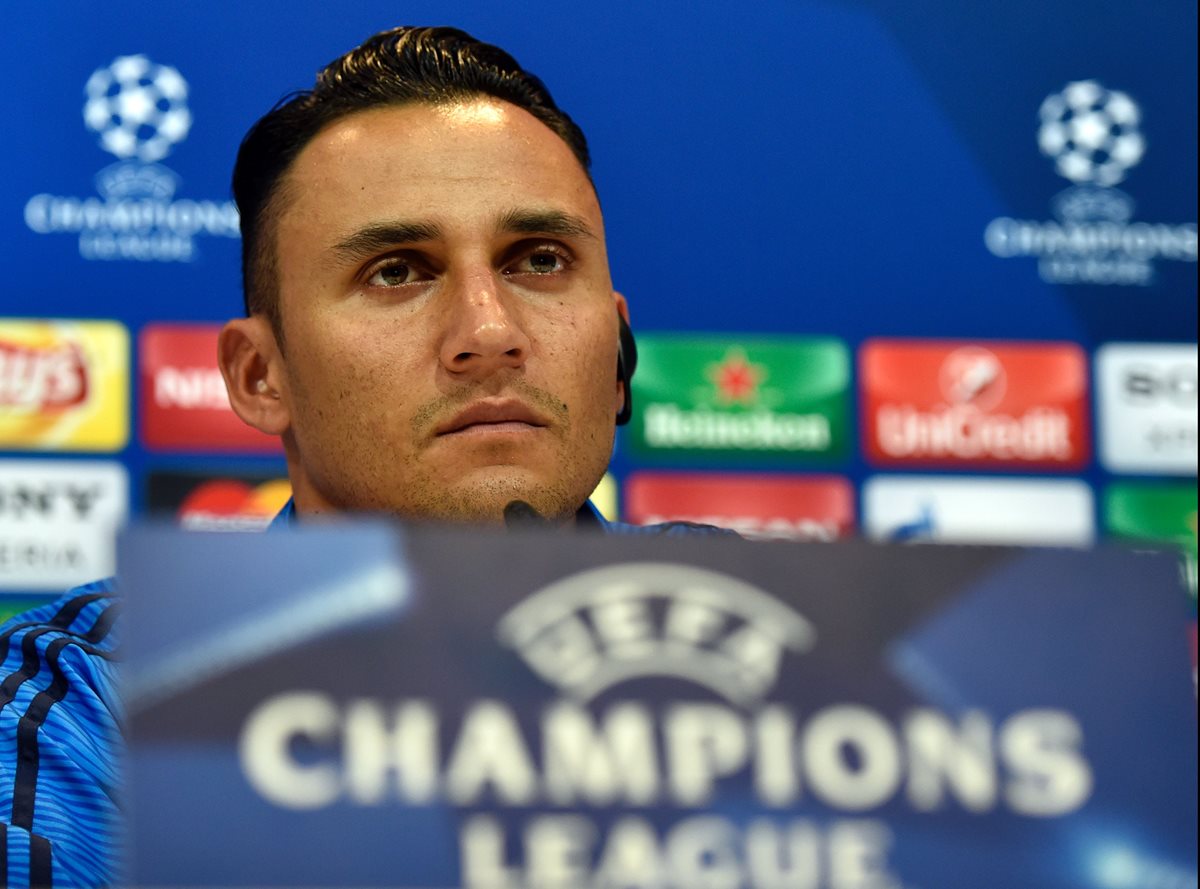 El seleccionador de Costa Rica, Óscar Ramírez, dijo hoy que el portero costarricense del Real Madrid, Keylor Navas, está recuperándose de una dolencia. (Foto Prensa Libre: AFP)