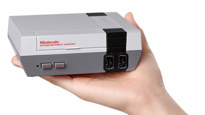 LA "NES Classic Edition" o Nintendo clásico apunta a ser el regalo más demandado en estas fiestas, según Forbes. (AFP)