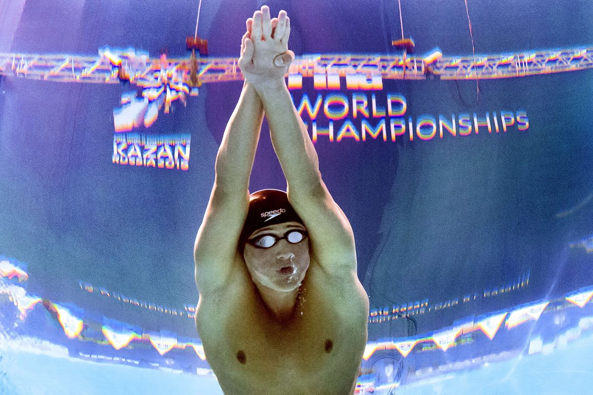 Ryan Lochte durante la final de los 200 metros estilo en el mundial de Kazan. (Foto Prensa Libre: AFP)