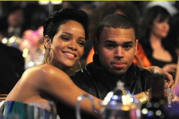 Rihanna y Chris Brown tuvieron una relación que terminó en el 2009, luego de que este la maltratara físicamente.