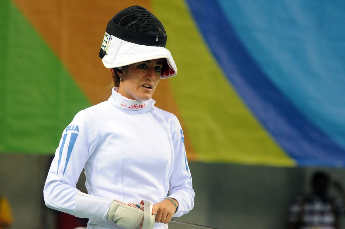 Isabel Brand debutó en los Juegos Olímpicos y terminó en la posición 30 en esgrima en la primera jornada de competencias. (Foto Prensa Libre: Jeniffer Gómez)