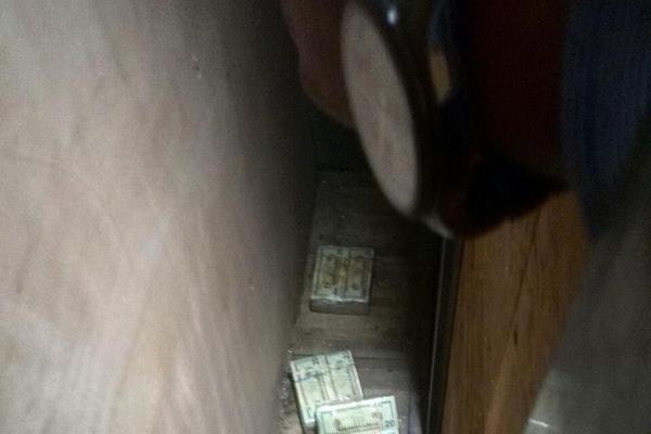 En este espacio del camión iban los 62 mil dólares que el Ministerio Público encontró. (Foto Prensa Libre: R. Méndez)