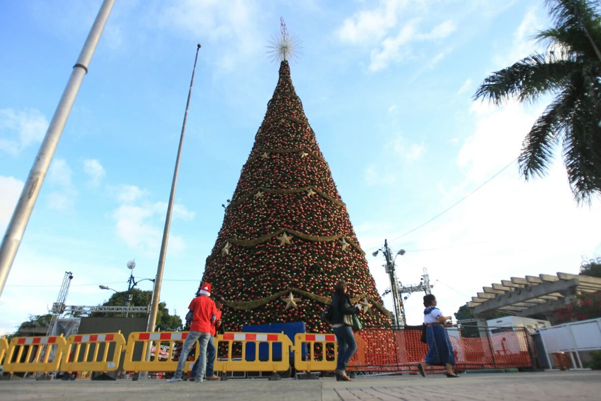Miles de familias acudirán a actividad en la Plaza Obelisco. (Foto Prensa Libre: Esbin García)