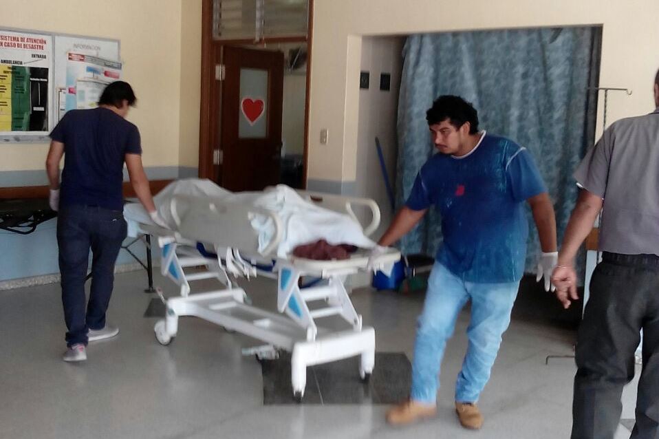 Mujer atacada a balazos murió en el Hospital Nacional de Puerto Barrios, Izabal. (Foto Prensa Libre: Cortesía)