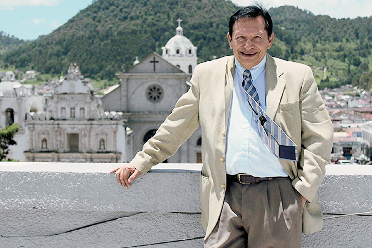 Juan Morales Gavarrete  fue presidente de la Comisión permanente de los Juegos Florales de Xela. (Foto Prensa Libre: ElQuetzalteco)