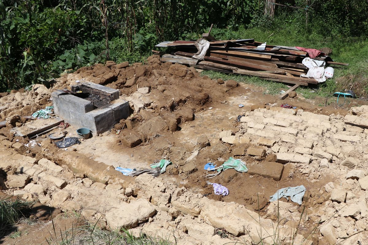 Terreno de una de las viviendas que se destruyó por el terremoto del 7 de septiembre del 2017. (Foto Prensa Libre: Whitmer Barrera)