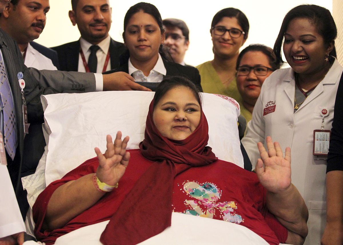 Eman Ahmed Abdelaty durante una conferencias de prensa en el hospital Burjeel de Abu Dhabi.(Foto Prensa Libre:AFP).