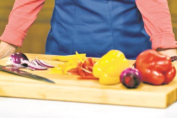 Los platillos  son más saludables si incluyen  varios tipos de verduras y vegetales.
