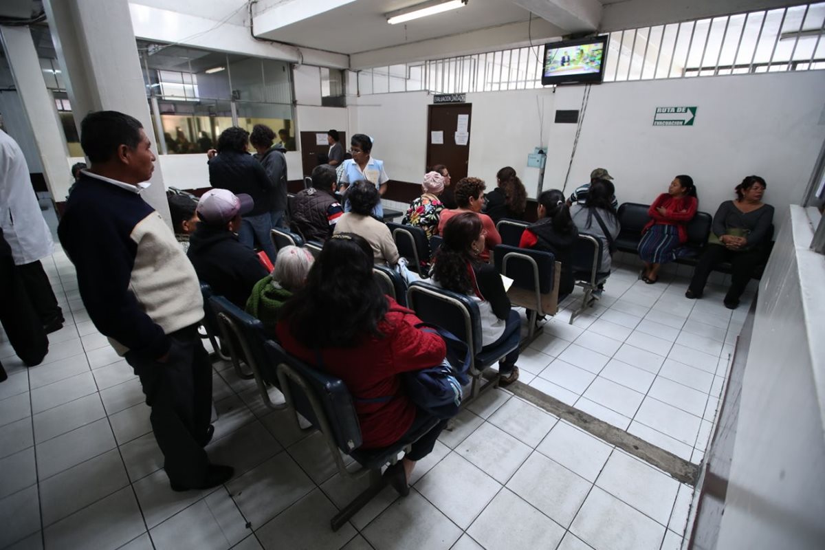 La cantidad de pacientes que asisten al INCAN disminuyó y los médicos especialistas aseguran que  Junta Directiva perdió el rumbo de la institución.(Foto Prensa Libre: Paulo Raquec)