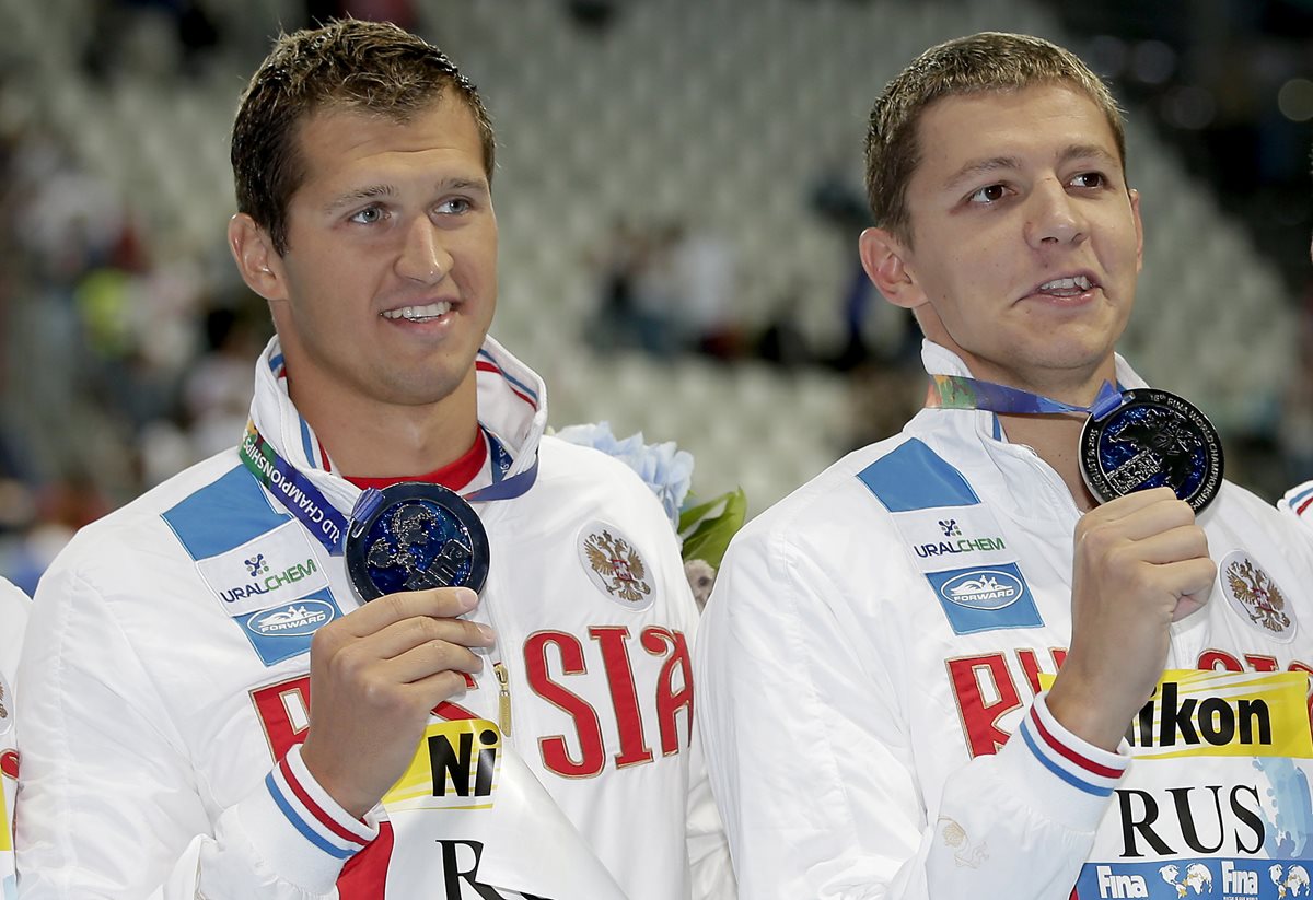 Nikita Lobintsev y Vladimir Morozov son dos de los nadadores rusos excluidos de Río 2016. (Foto Prensa Libre: AP)