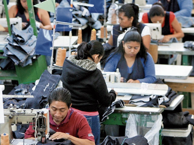 Inspectores de trabajo volverán a emitir sanciones contra empresas que cometan abusos. (Foto Prensa Libre: Hugo Navarro)