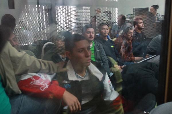 Grupo de sindicados  escucha la resolución del Juzgado Primero B de Mayor Riesgo que los ligó a proceso penal y los envió a prisión preventiva.