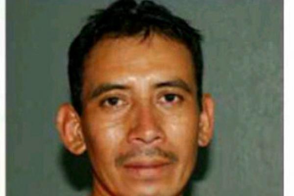 Elías Pacheco, quien es sindicado de femicidio y violencia contra la mujer, se fugó de los tribunales de Zacapa. (Foto Prensa Libre: Edwin Paxtor)