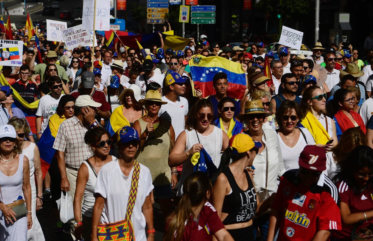 Personas protestas en una marcha en contra de Maduro el pasado 4 de septiembre. (Foto Prensa Libre: AFP).