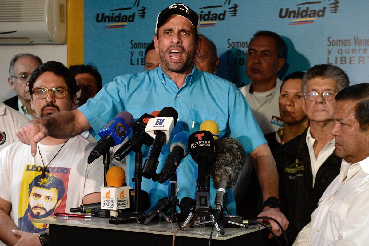El opositor Henrique Capriles es uno de los señalados de haber recibido sobornos. (Foto Prensa Libre: AFP)
