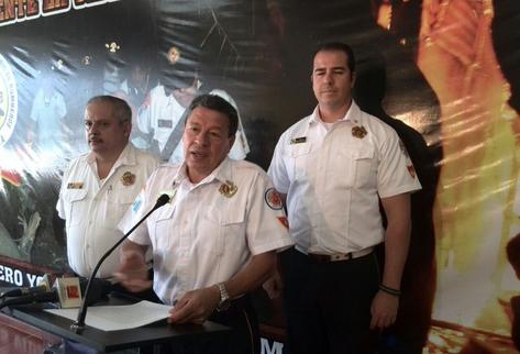 Las firmas se llevarán al Congreso para exigir un incremento presupuestario. (Foto Prensa Libre: Erick Ávila)