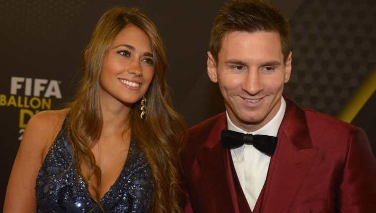 La esposa de Lio Messi, Antonella Roccuzzo comentó en su Twitter el apoyo al delantero argentino. (Foto Prensa Libre: AFP)